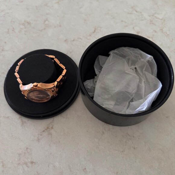 Marc by Marc Jacobs Rose Gold Watch โ NWT - Picture 8 of 10